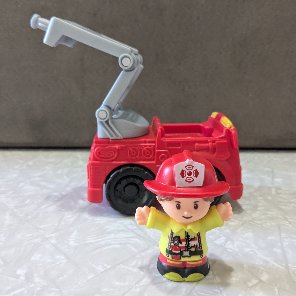 #61 Fisher-Price Little People to the Rescue Fire Truck with Firefighter