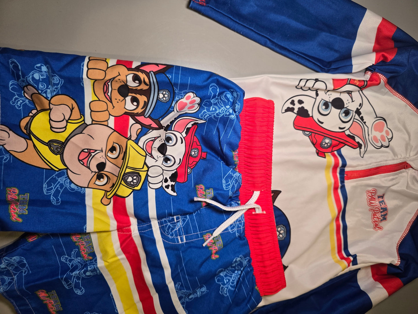#131 Paw Patrol boys swimsuit sz 3T (fits big)