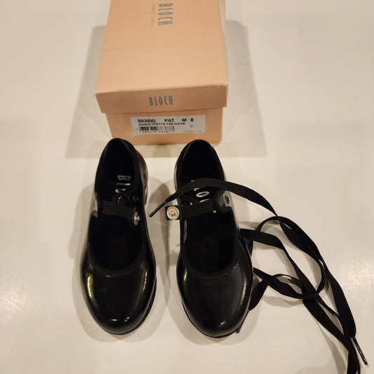 Girls size 8 Bloch tap shoes