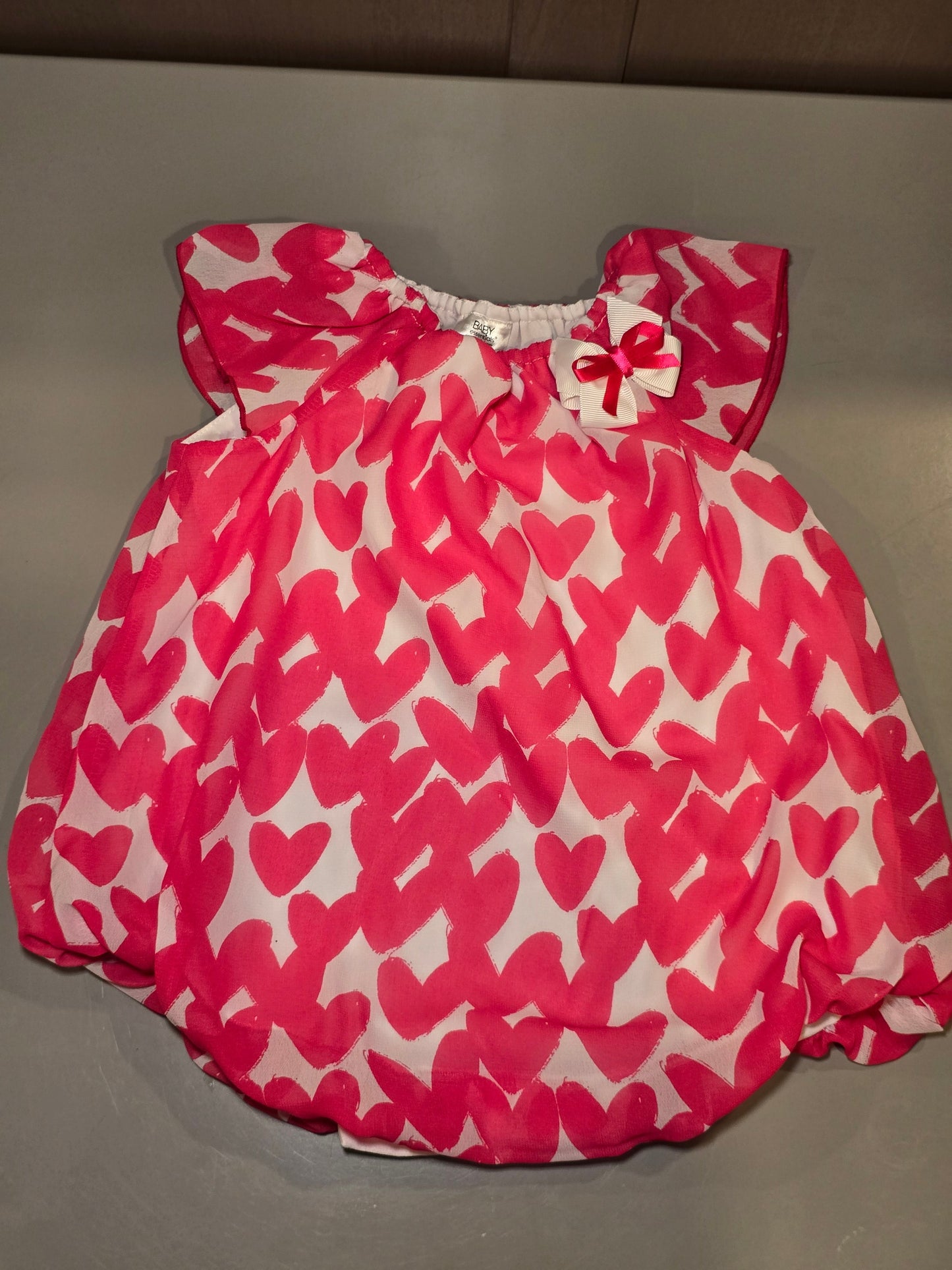 #131 Heart Baby Romper with bow girls size 18M