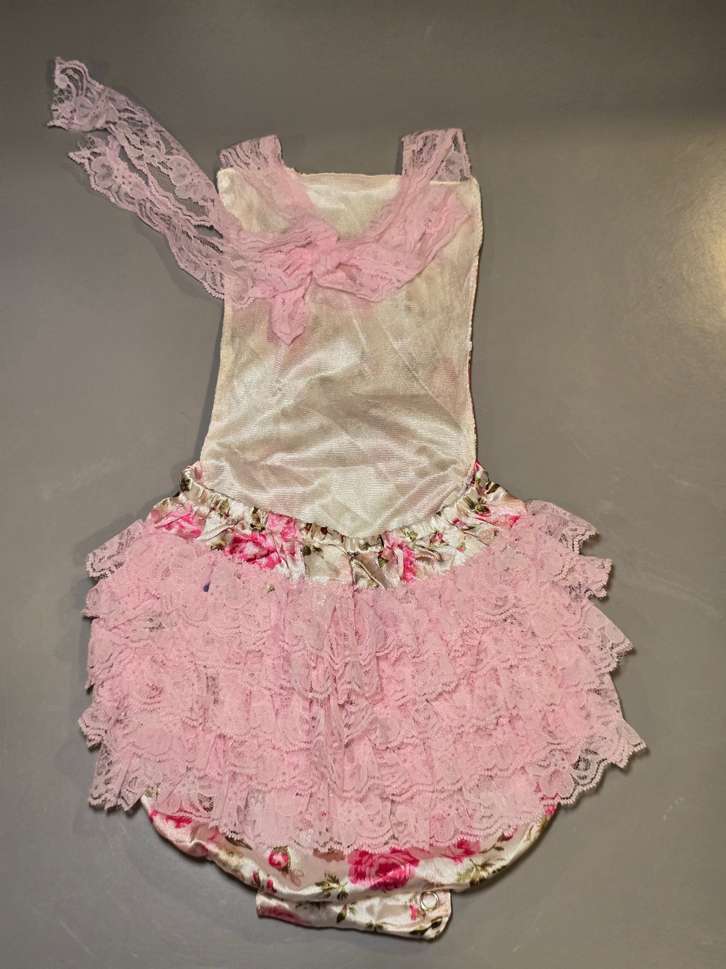 #131  Baby Gem floral Romper girls sz 6M