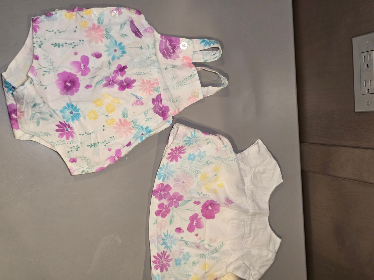 #131 Oshkosh floral Romper and shirt set girls sz 9M