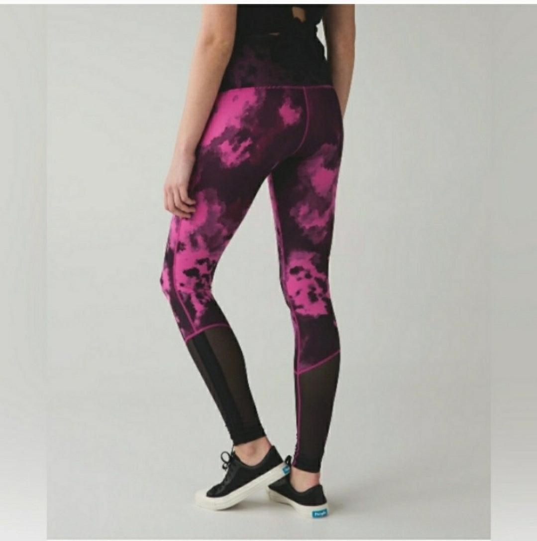 Lululemon Size 4 Sweaty Endeavor Tight-Blooming Pixie Raspberry Black/Black Leggings