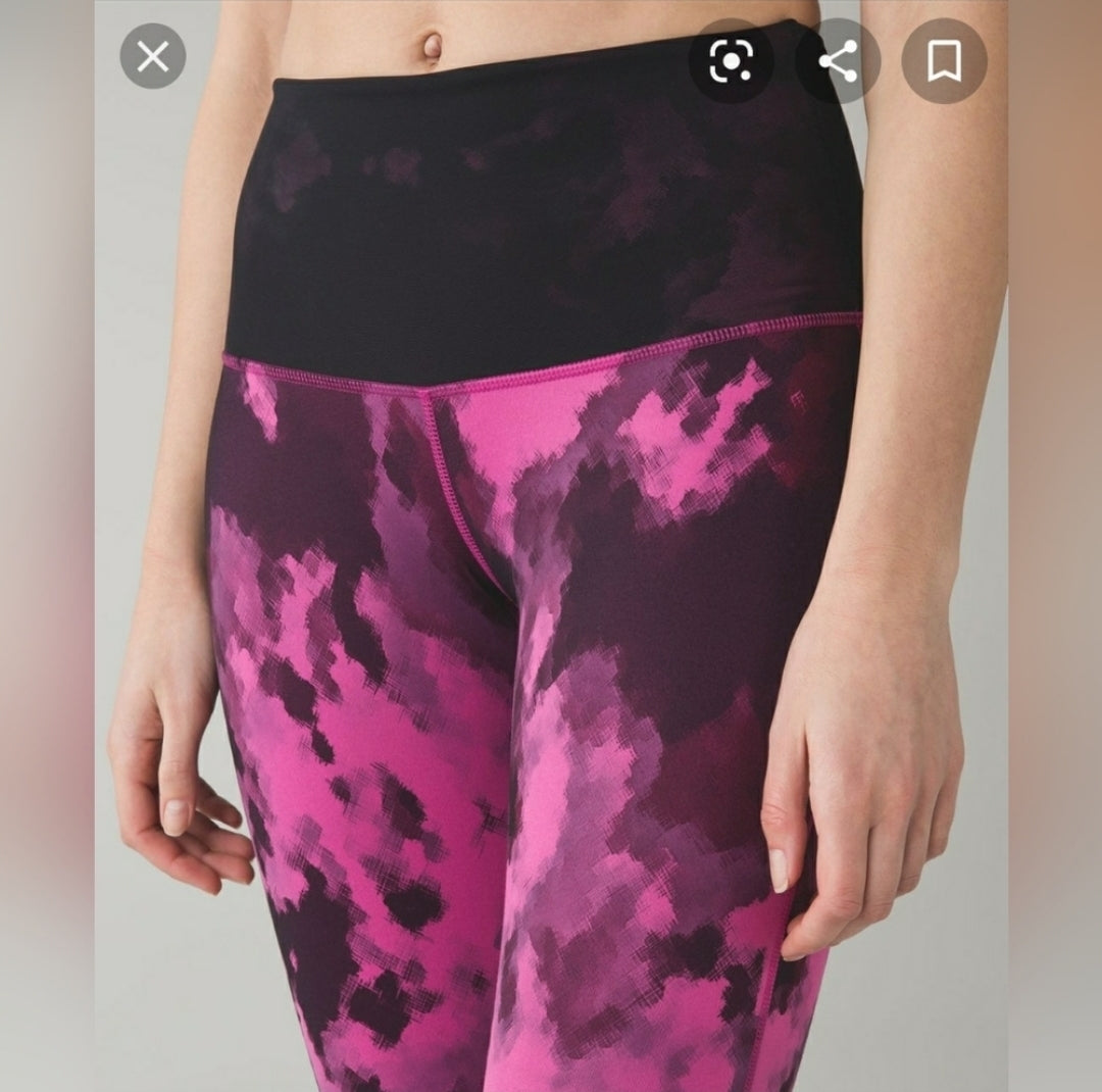 Lululemon Size 4 Sweaty Endeavor Tight-Blooming Pixie Raspberry Black/Black Leggings