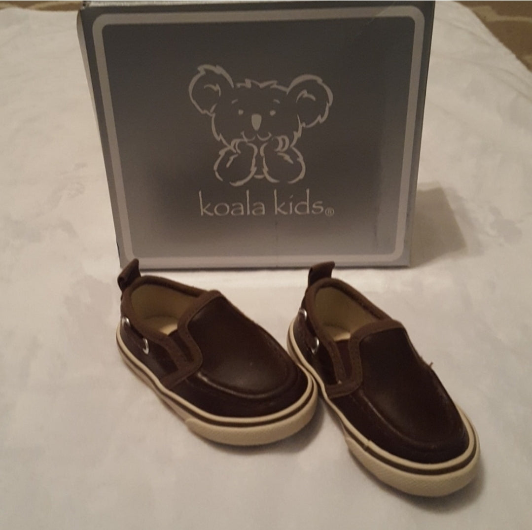 REDUCED! #49 Koala Kids Baby Size 4 Slip on Boat Shoes Loafers