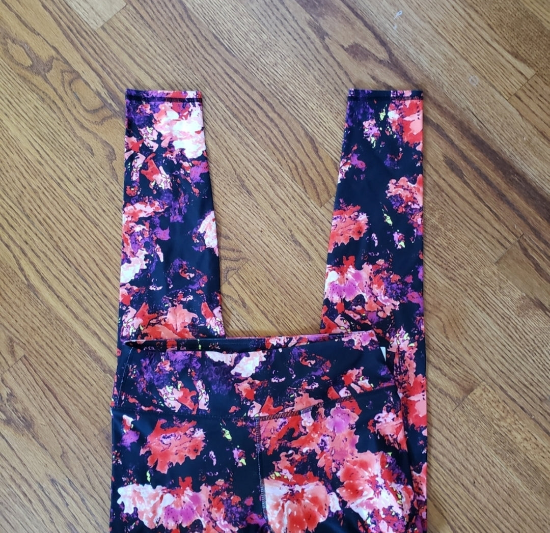 REDUCED!! #49 NWT Fabletics XS Salar Impasto PowerHold Leggings