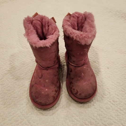 #3A girls size 8 pink Uggs with moons and stars