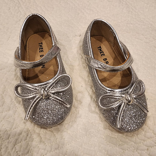 #3A Girls toddler 5 Thee Bron silver glitter flats