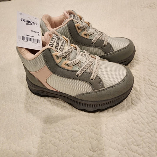 #3A girls NWT Oshkosh girls hiking boots, size 9