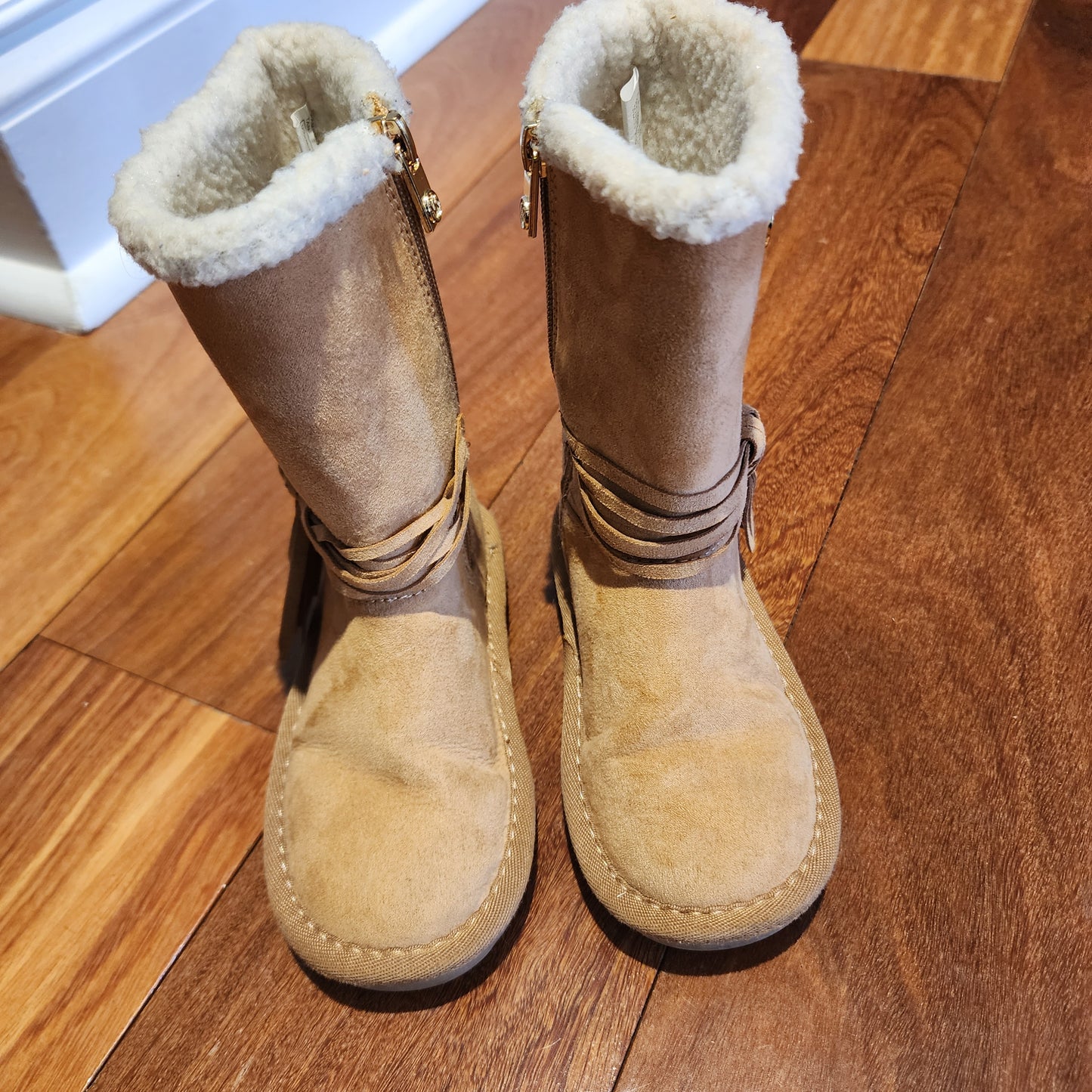 #3A girls Size 9 Michael Kors boots with fur lining **REDUCED**