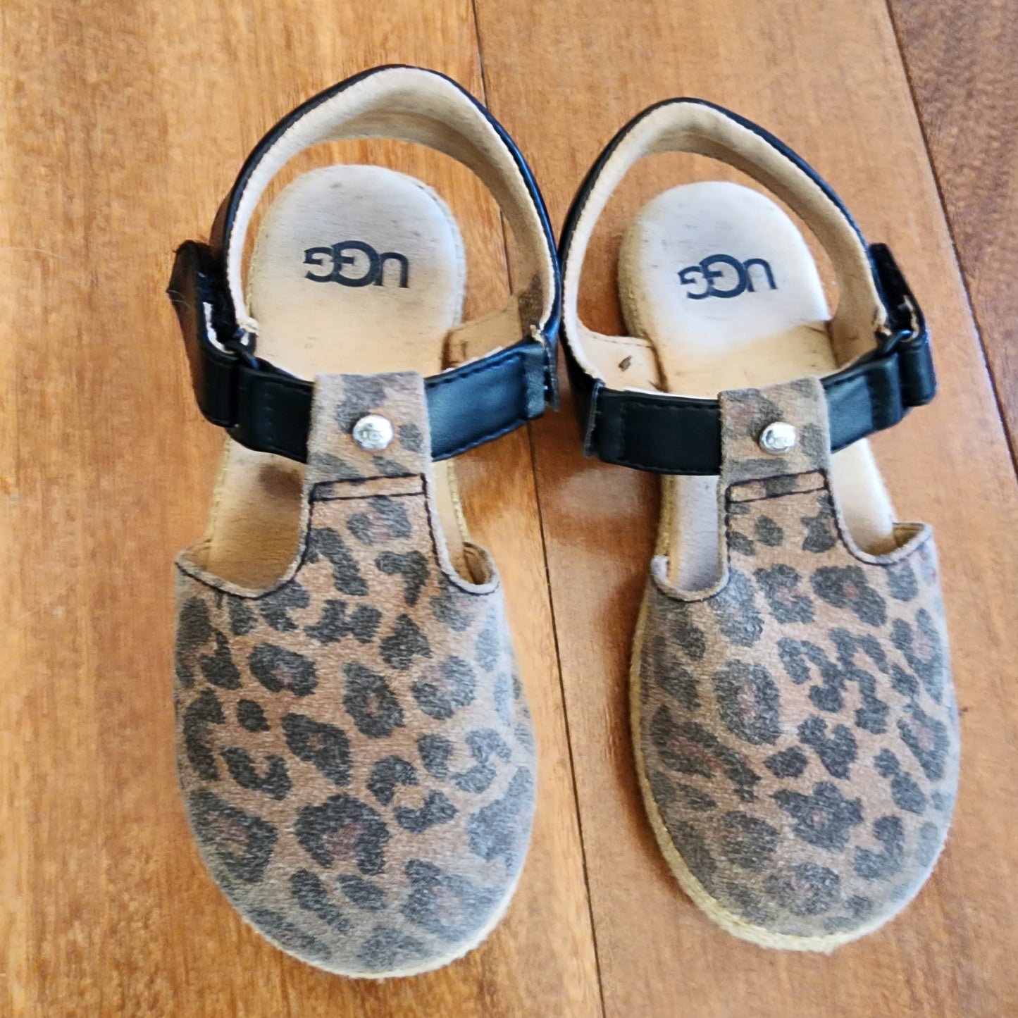 #3A girls Size 10 Ugg Leopard print mary janes **REDUCED**