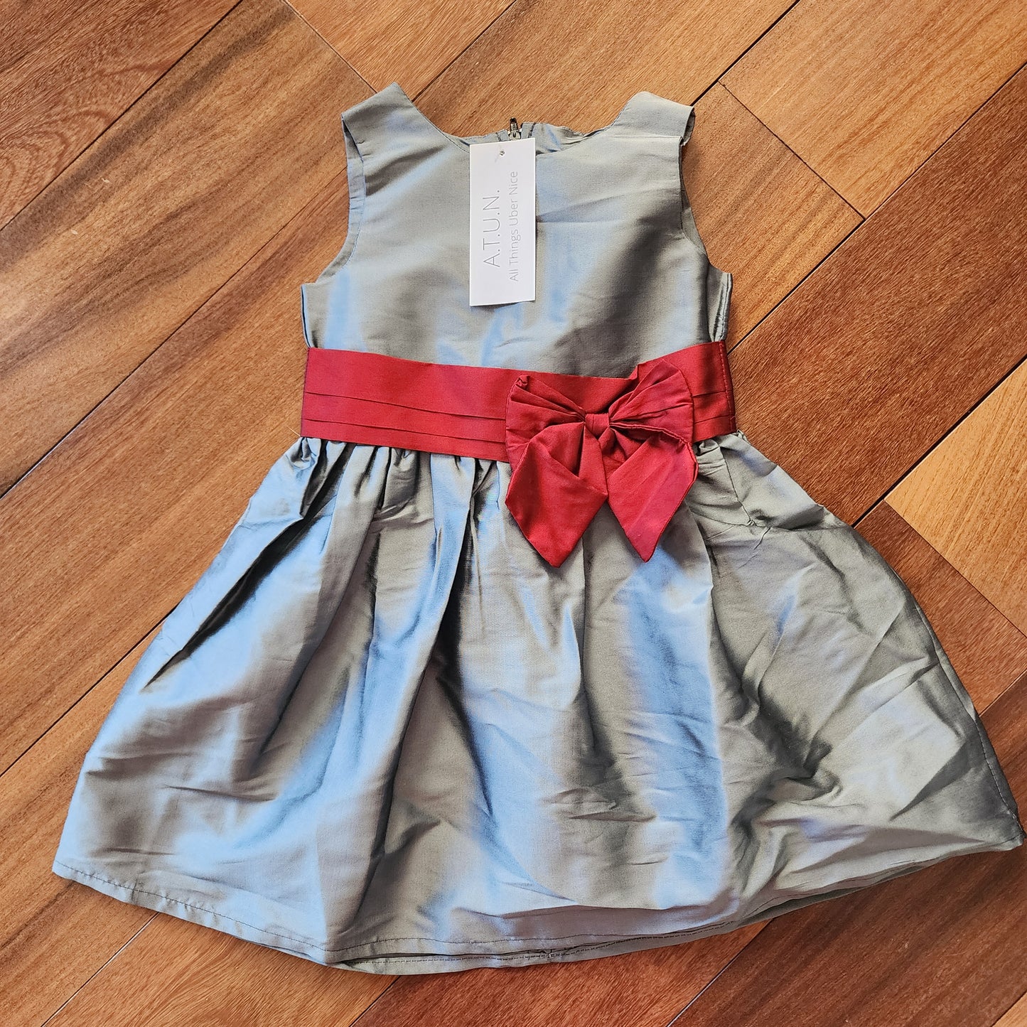 #3A NWT girls size 3 - 4 Holiday dress **REDUCED**