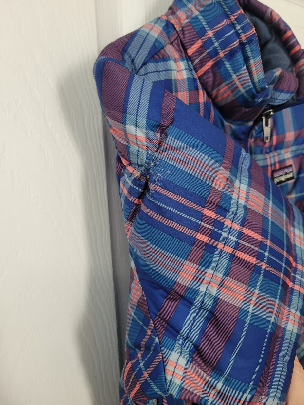 #164 Patagonia Plaid Down Puffer Girls Size S (8)