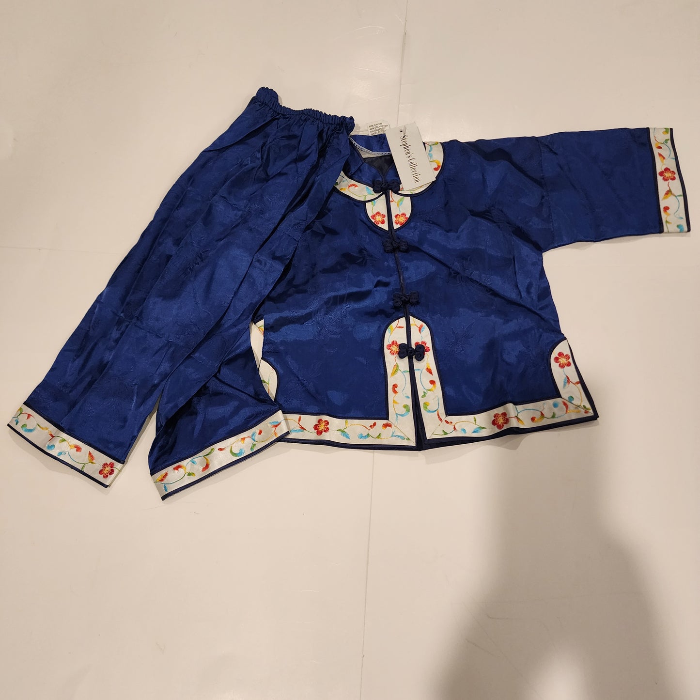 #135 Size 4 Oriental Outfit for dress up NWT