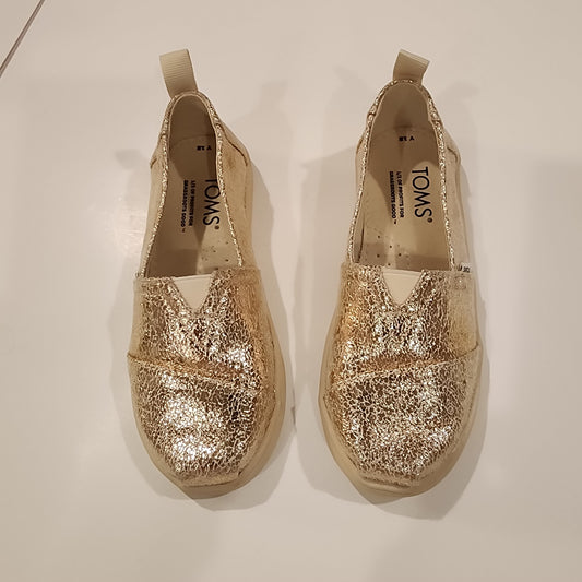 #135 Size 12 NWOB Metallic Toms