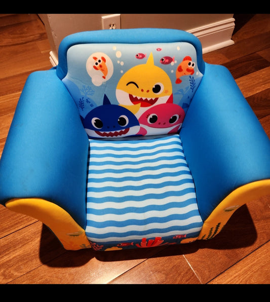 #135 Cocomelon toddler chair GUC
