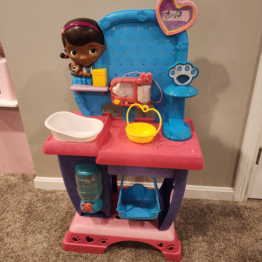 #135 Doc McStuffins Playset