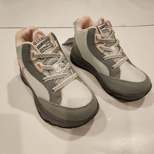 #135 girls size 9 Oshkosh hiking/winter boots NWT