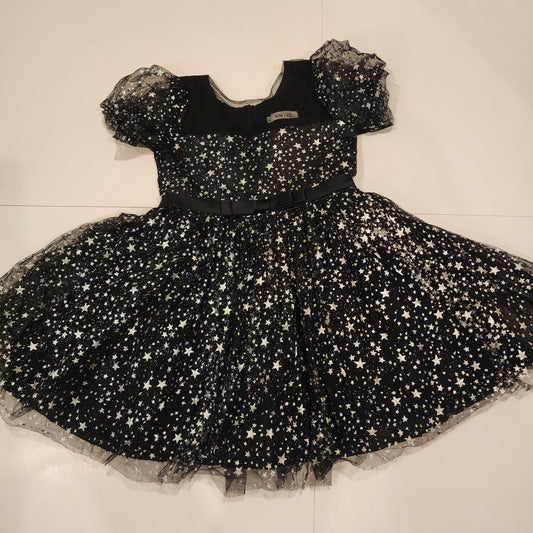 #135 girls size 120 (5/6) black and silver twirl dress