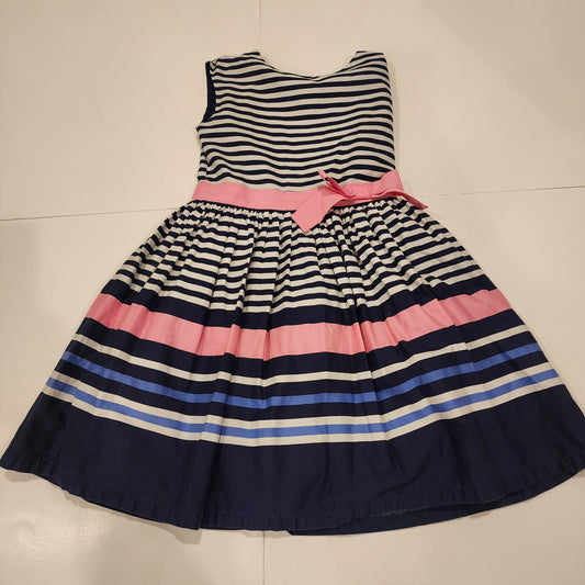 #135 girls size 5 Carters dress