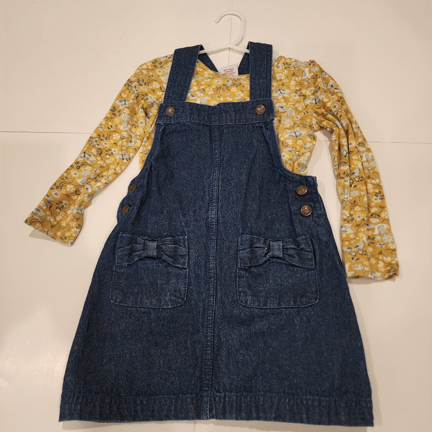#135 girls size 4 Tahari denim jumper with floral knit shirt