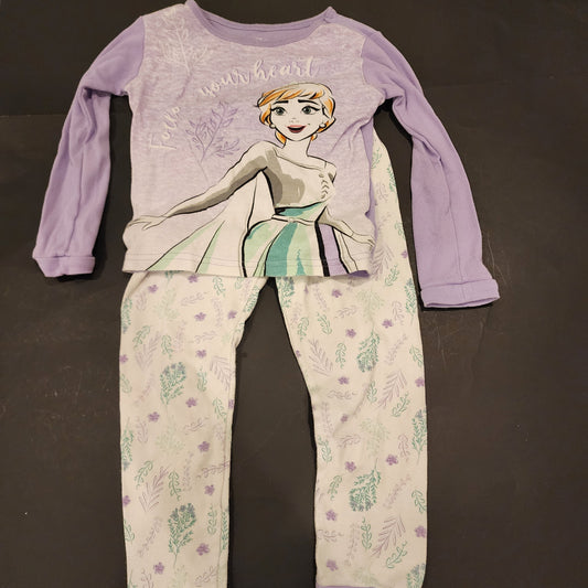 #135 girls size 6 Frozen Anna pajamas