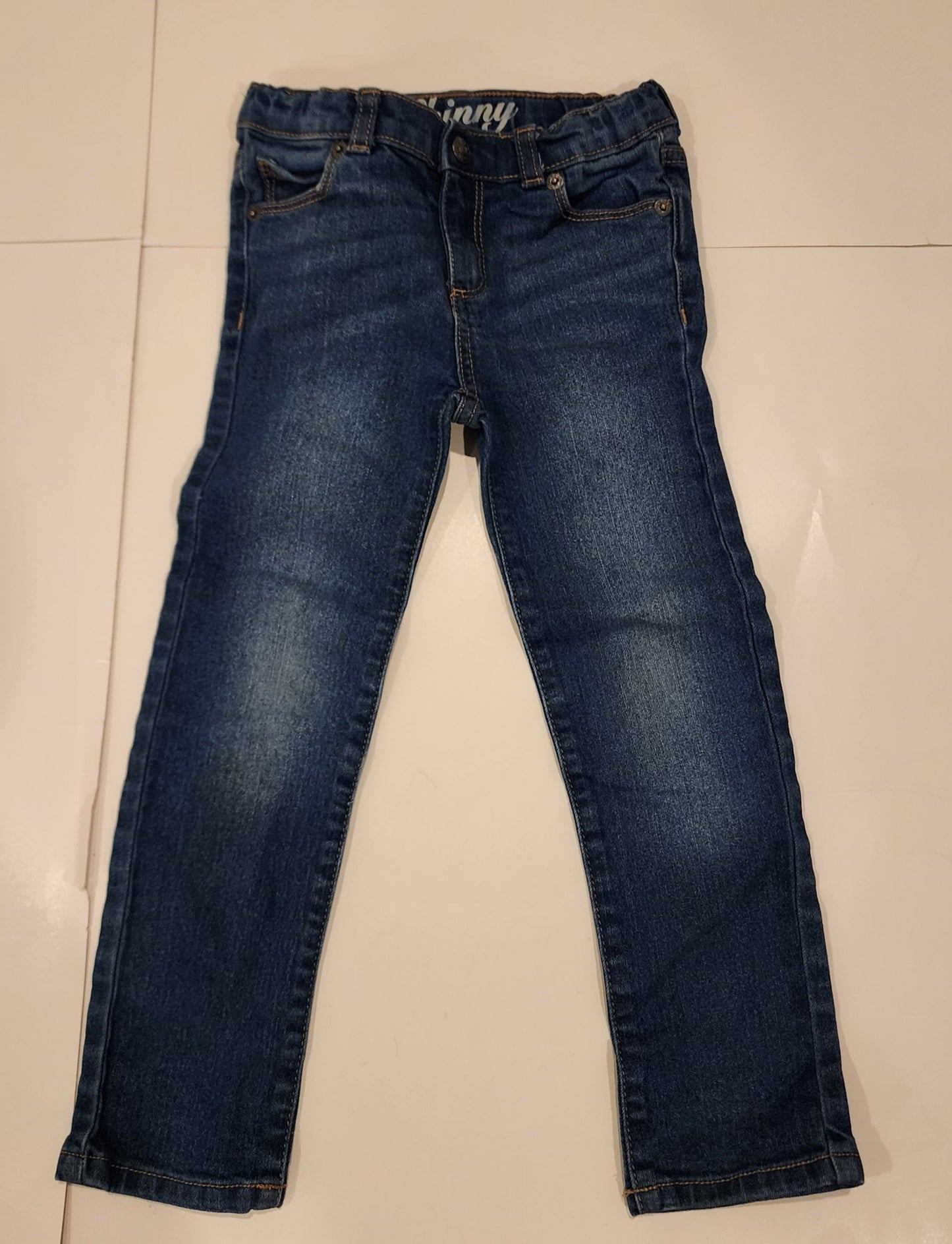 #135 girls size 5T Crazy 8 skinny jeans with adjustable waist