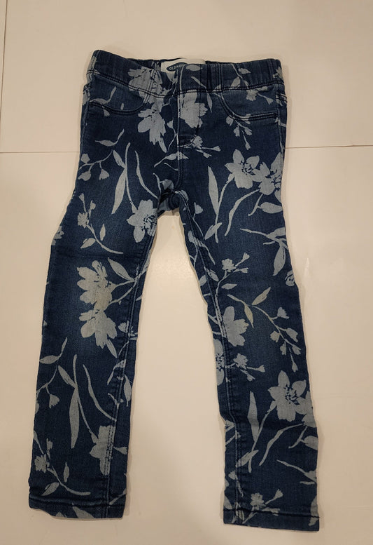 #135 girls size 4T Old Navy flower jeggings