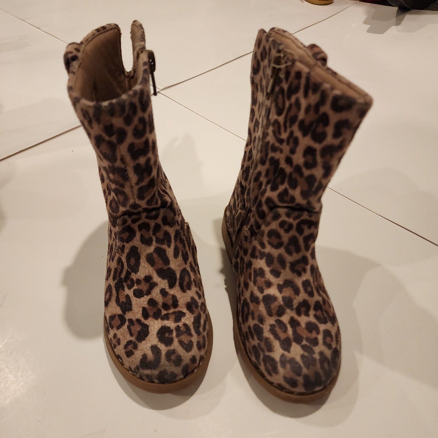 #135 girls size 10 Tucker & Tate Leopard print boots GUC