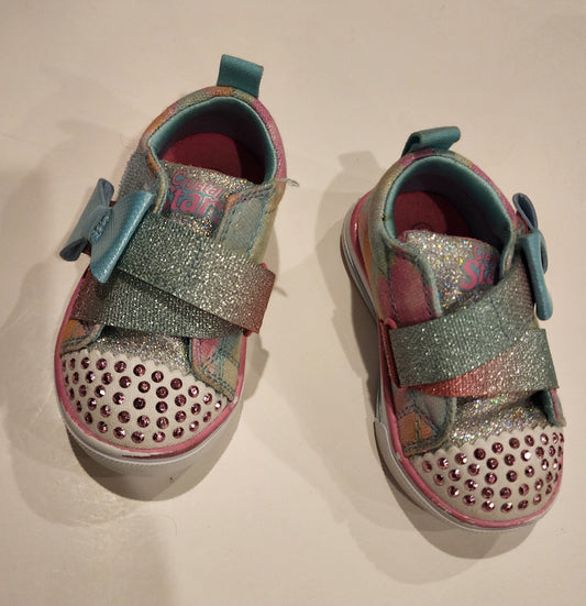 #135 girls size 5 Skechers Crystal Stars light up gymshoes GUC