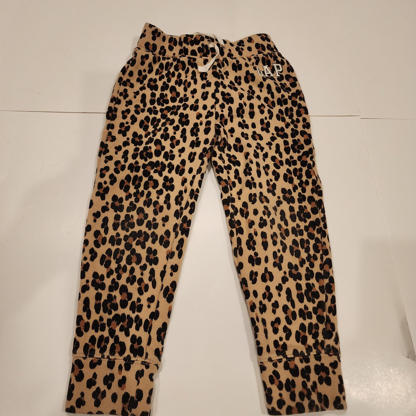 #135 girls size 4 Gap Leopard print pants