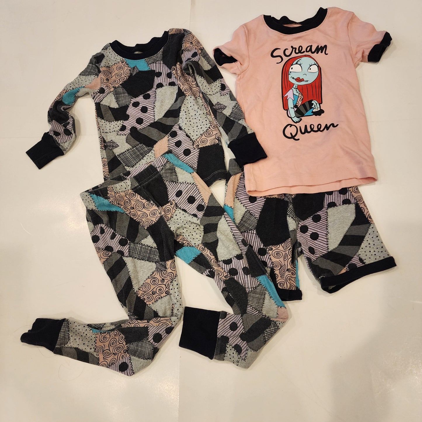 #135 girls Size 4/5 Disney Nightmare Before Christmas pajama bundle