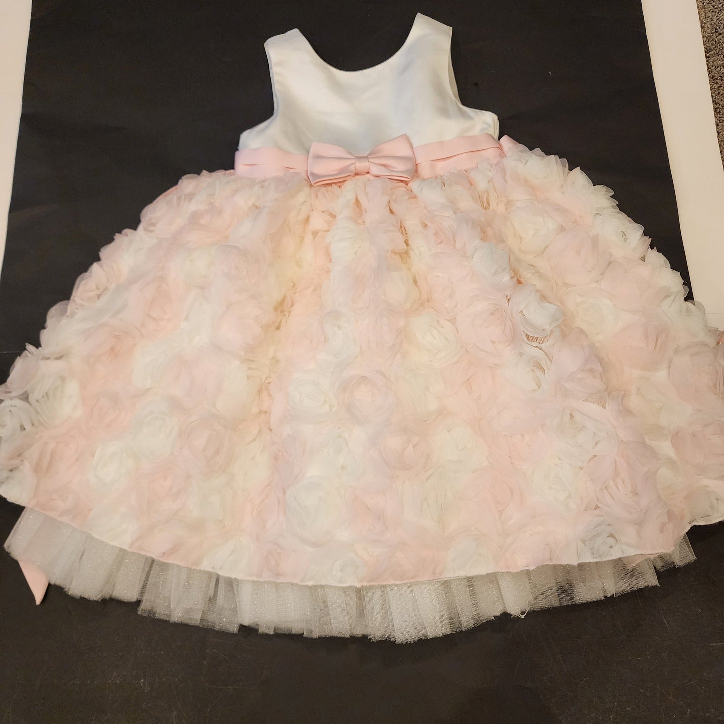 #135 girls size 5 American Princess rosette dress