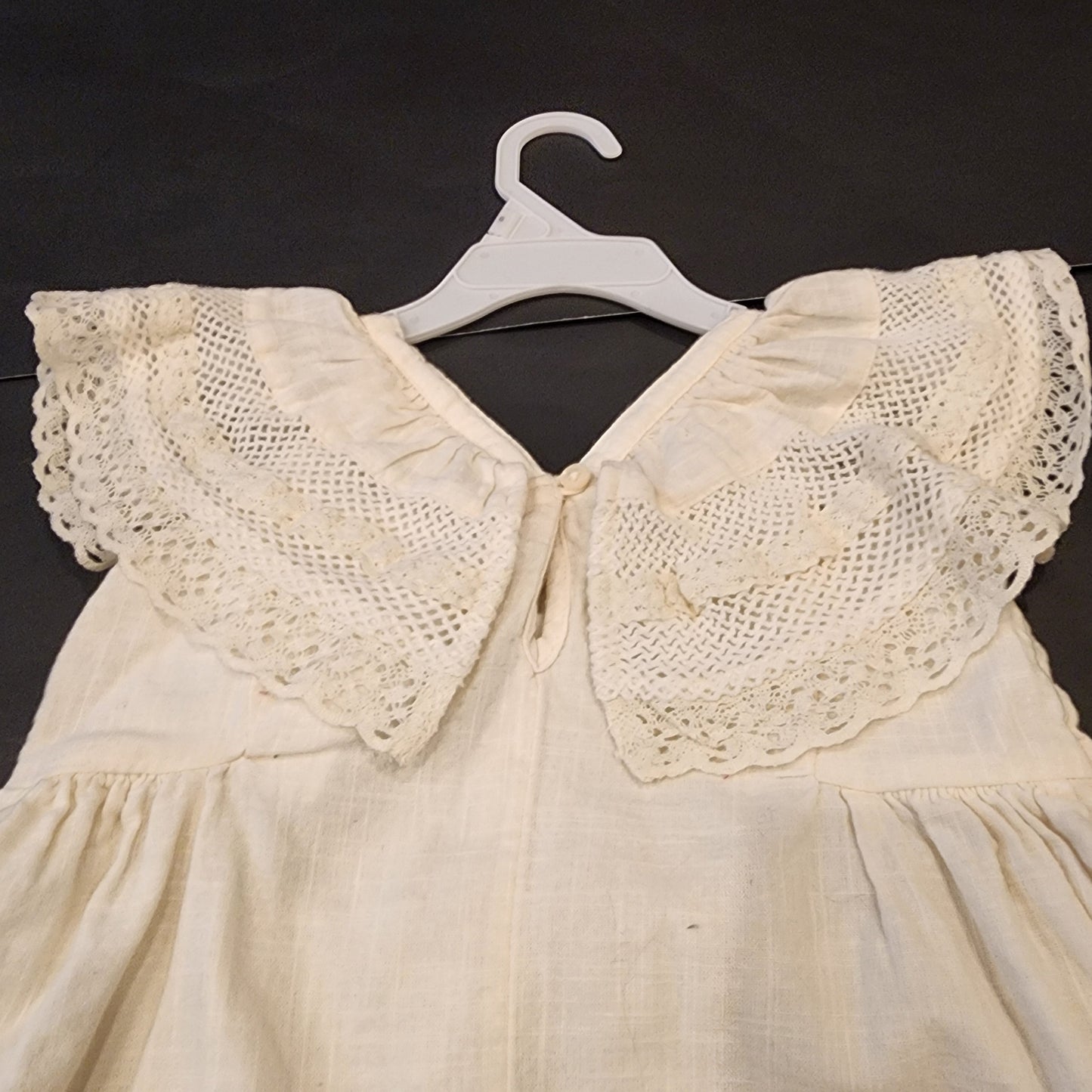 #135 girls size 5T Old Navy ivory linen dress