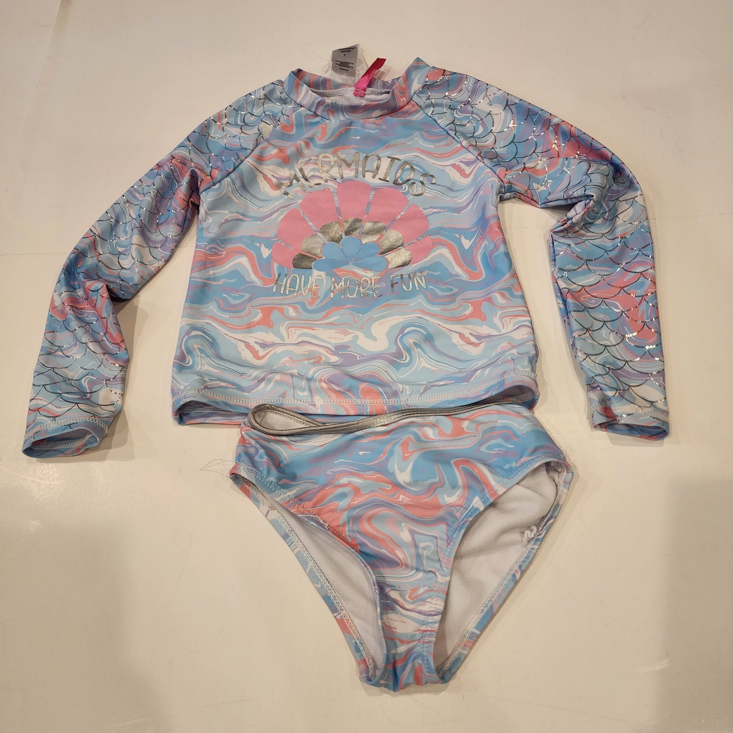 #135 girls size 5 Betsey Johnson 2 piece long sleeve swim suit