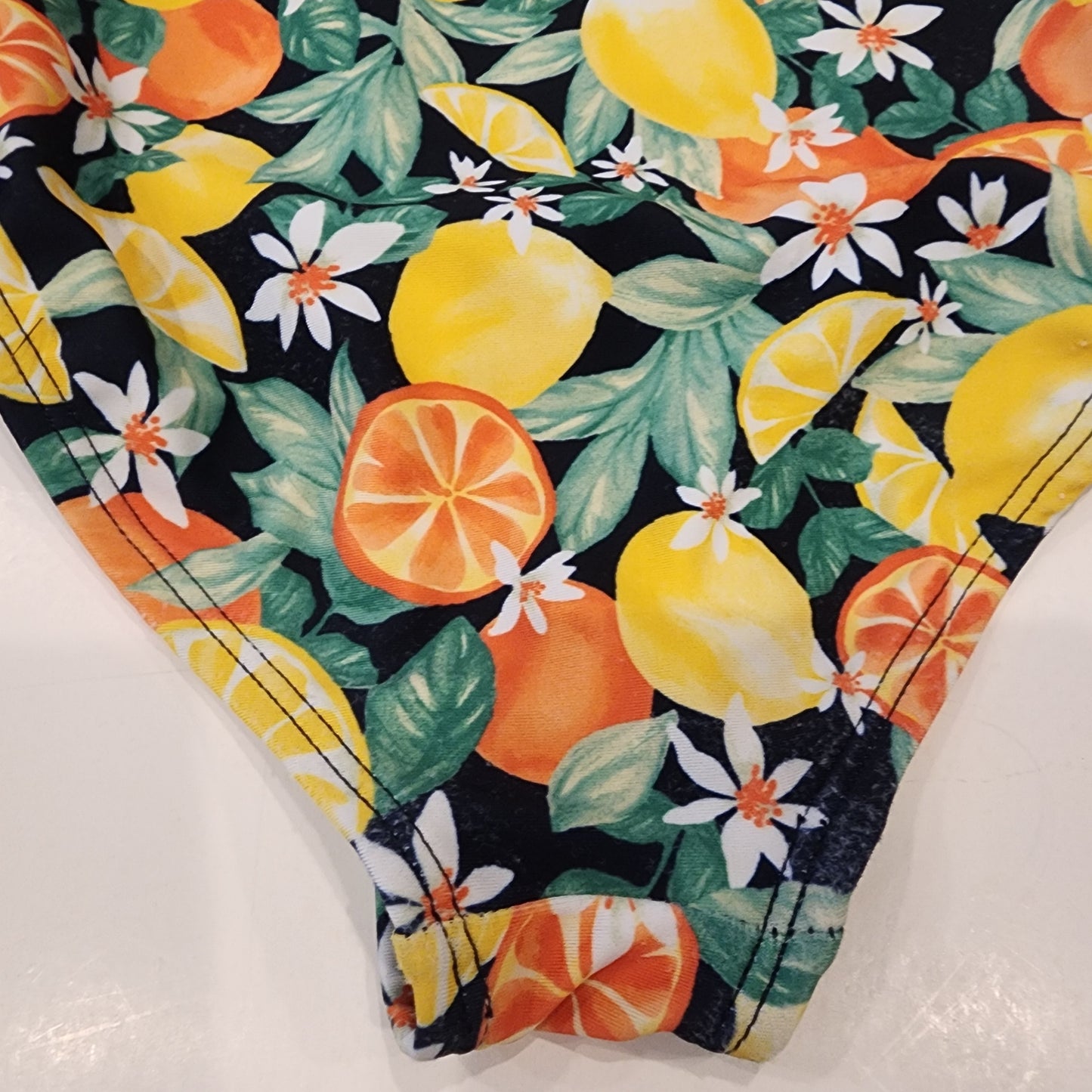 #135 girls size 5T Old Navy bathing suit