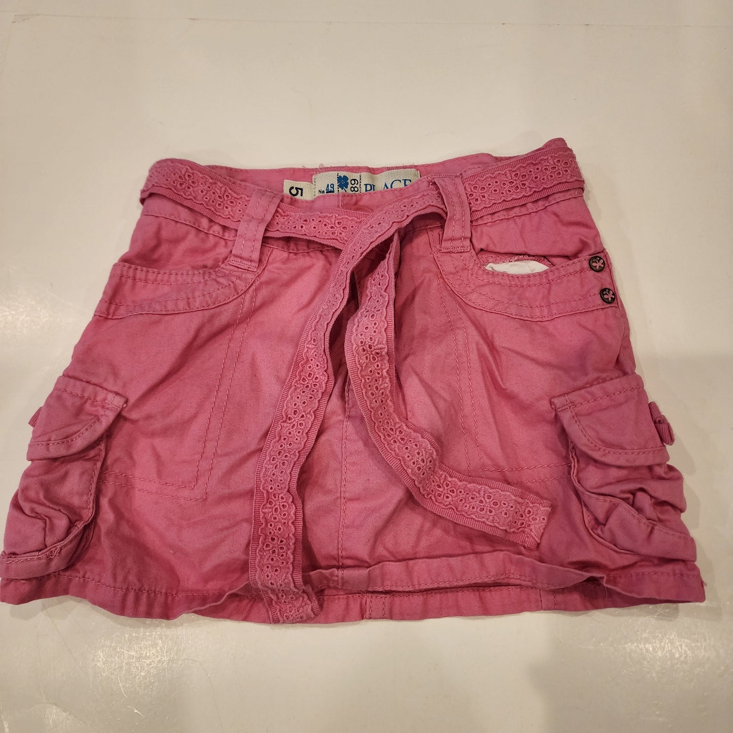 #135 girls size 5 childrens place skort