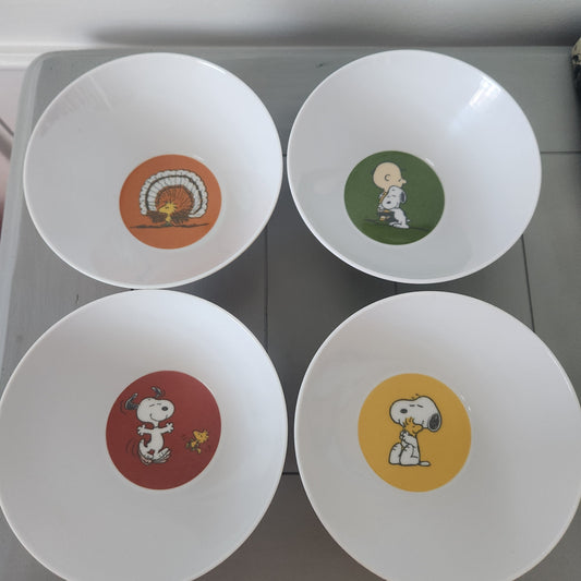 REDUCED #142 Pottery Barn Kids x Peanuts Thanksgiving Snoopy 4 Bowls