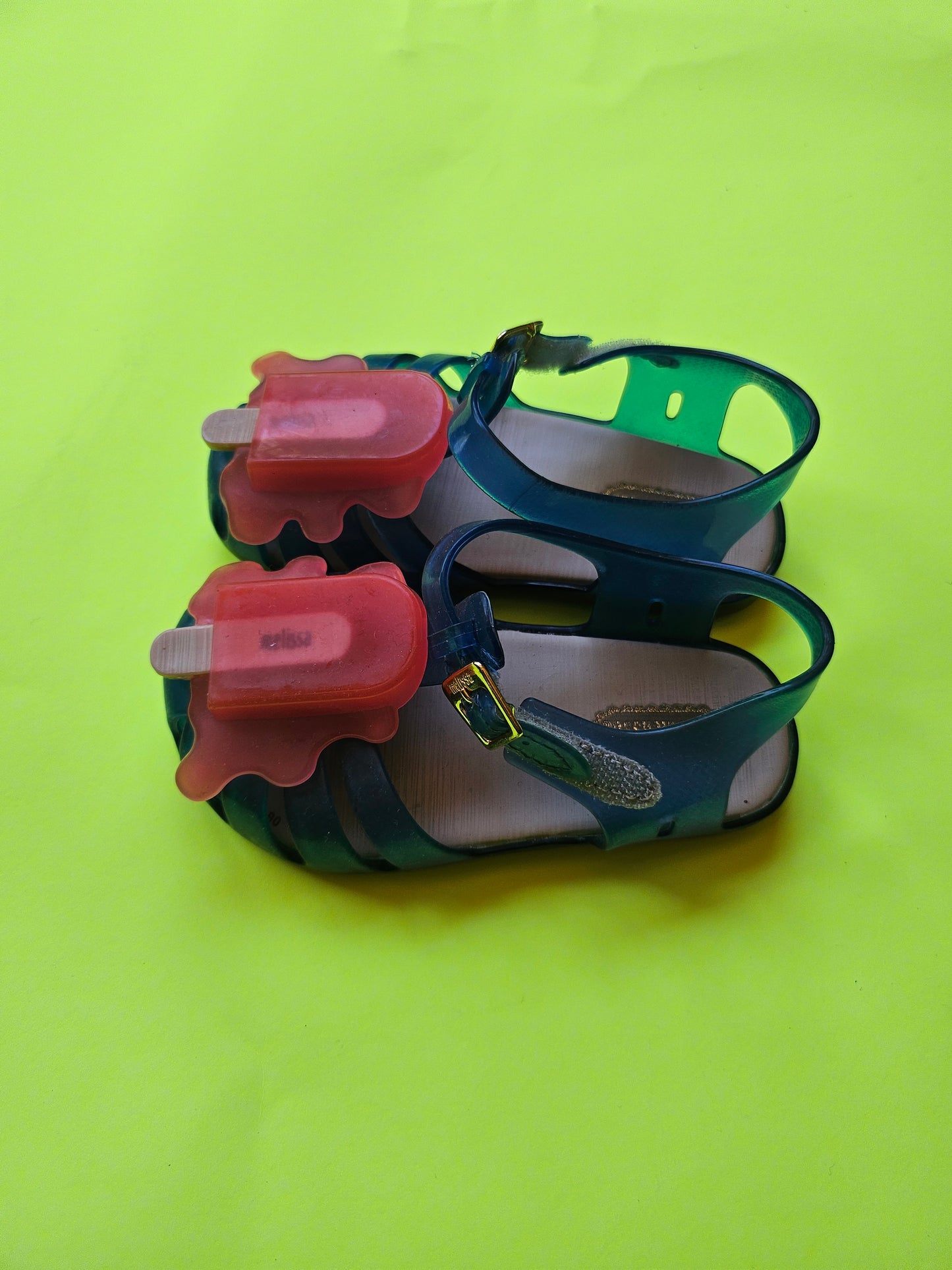 #76A - Mini Melissa Size 8