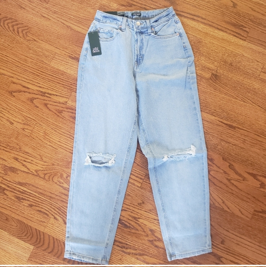 #142 NWT Wild Fable Sz 4 Super High Rise Curvy Tapered Jeans