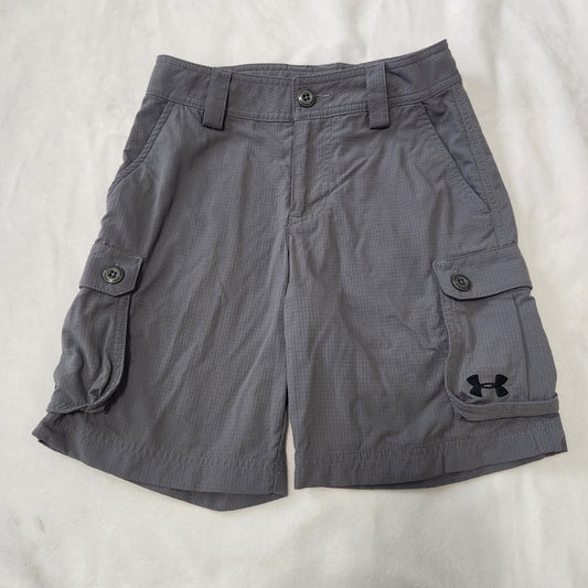 #104 Under Armour YS 7/8 Gray Cargo Shorts
