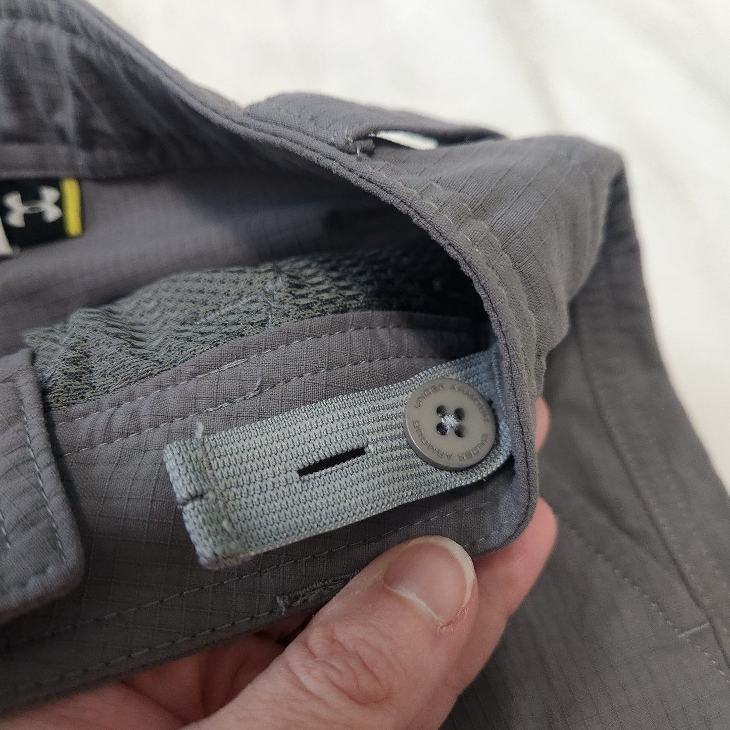 #104 Under Armour YS 7/8 Gray Cargo Shorts