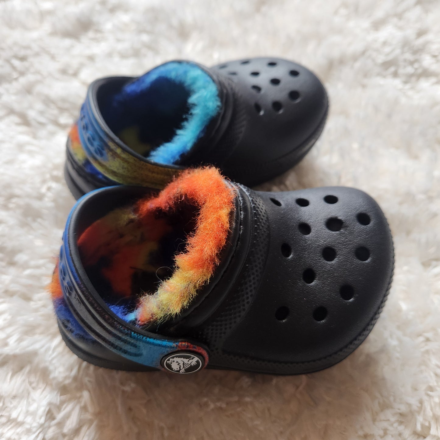 REDUCED #142 Crocs Kids Size 4 Unisex Classic Lined Tie-Dye Clogs