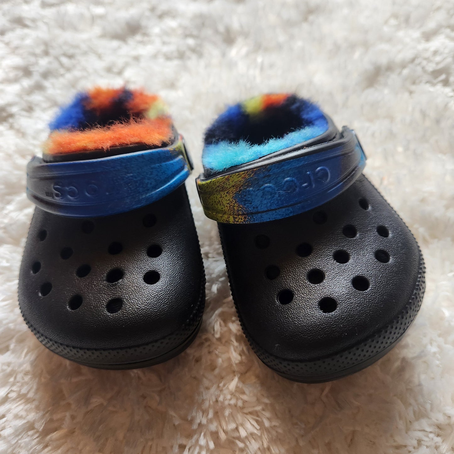 REDUCED #142 Crocs Kids Size 4 Unisex Classic Lined Tie-Dye Clogs