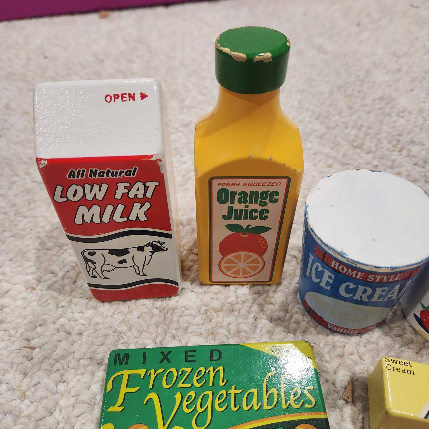 #142 Melissa and Doug Wooden Fridge Food Set