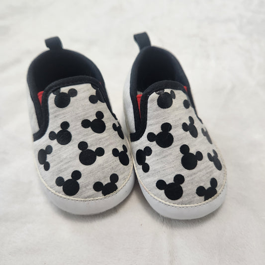 REDUCED #142 Disney Mickey Mouse 9-12 Months Slip On Baby Shoes