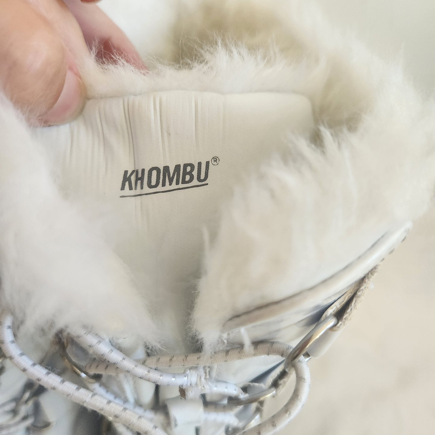#142 Khombu Size 4Y Kimmie Girls Snow boots