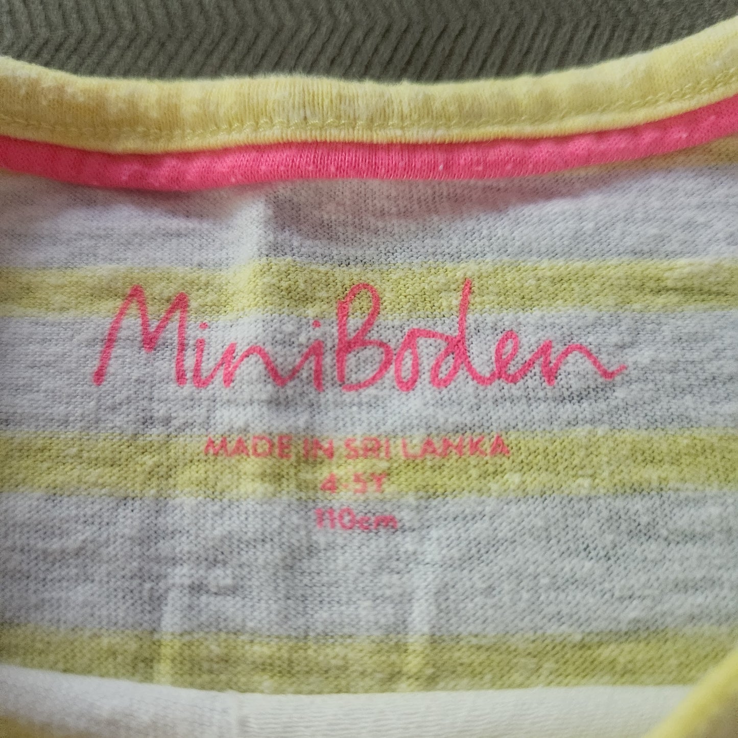 #104 Mini Boden Sz 4-5 Striped SS tee