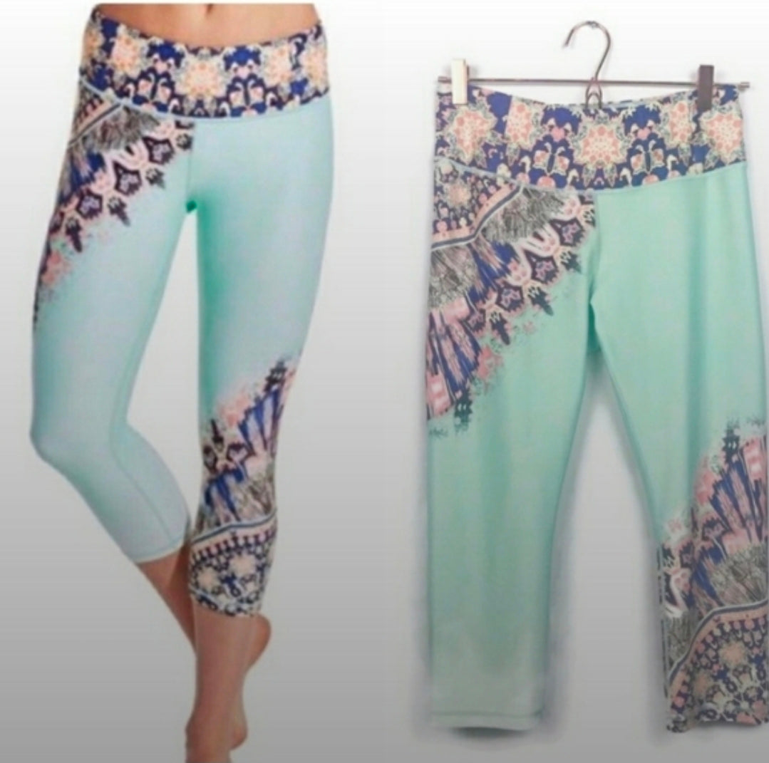 REDUCED!! #104 Calia by Carrie Underwood Small Limited Edition Havana Boho Leggings