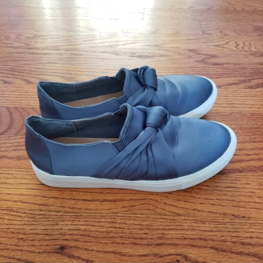 REDUCED!! #104 Loft Sz 7 Satin Knot Powder Grey Slip On Sneakers